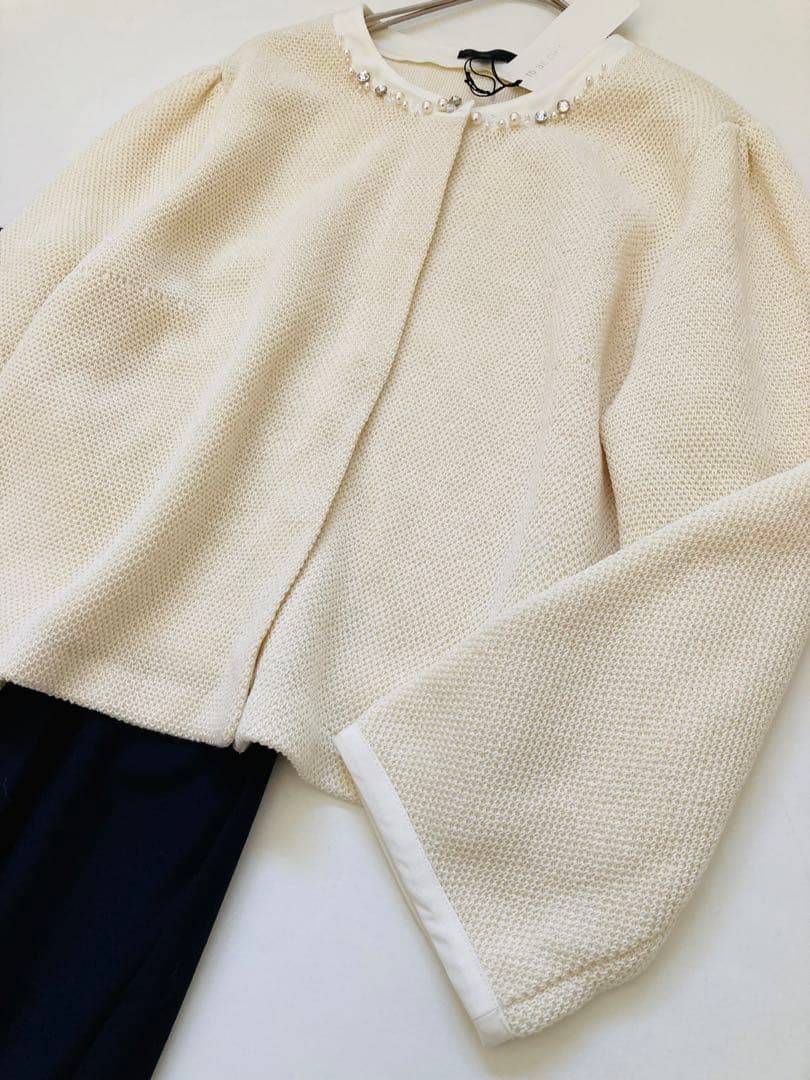 新品定価4万 TO BE CHIC ビジュー カーディガン ノーカラージャケット