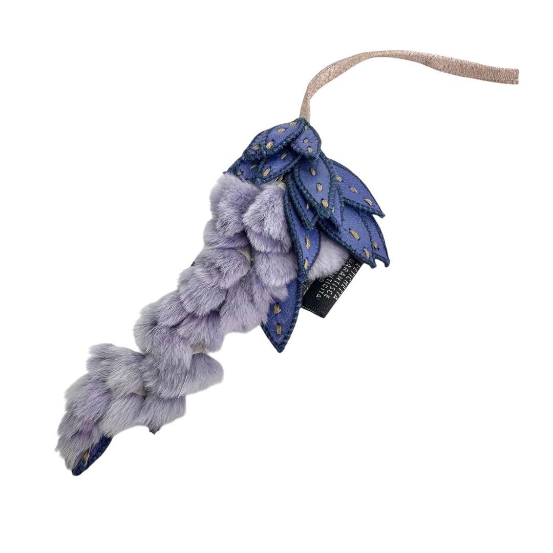 FENDIフェンディブローチ 上品な存在感♡】フェンディ ブローチ すぐ届く (FENDI/ブローチ