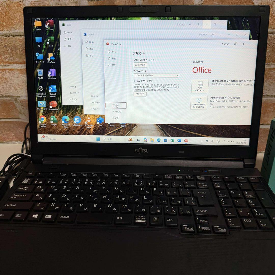 富士通ノート PC Core i7 SSDサクサク起動 メモリ8GB Win11 - メルカリ