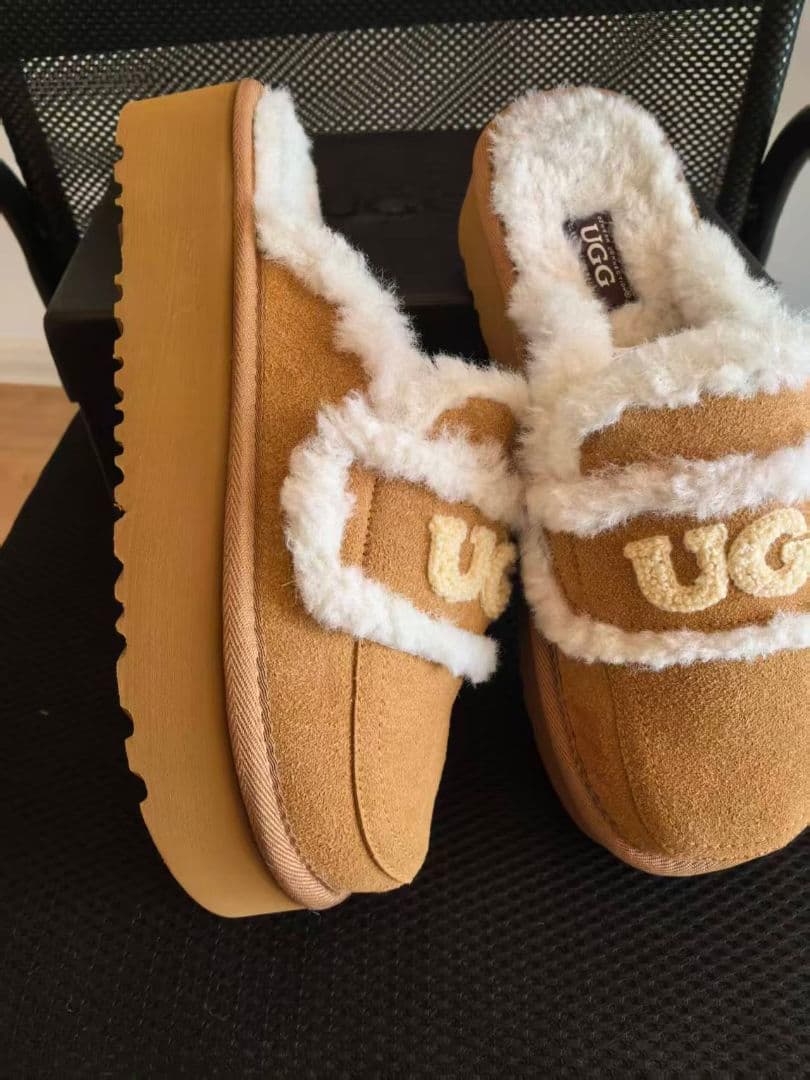 UGG ブラウン スリッパ 24cm - メルカリ