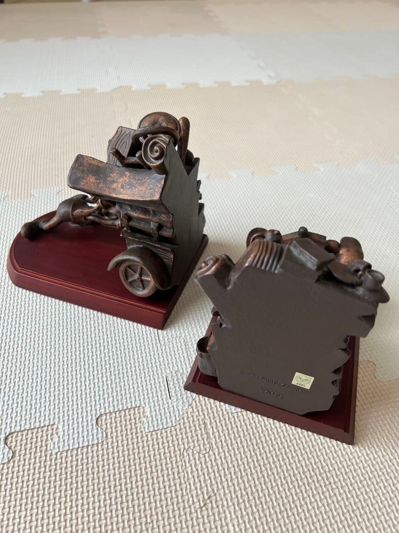 ディズニー ブロンズ風 ブックスタンドMoving Day 1936 限定品 - メルカリ