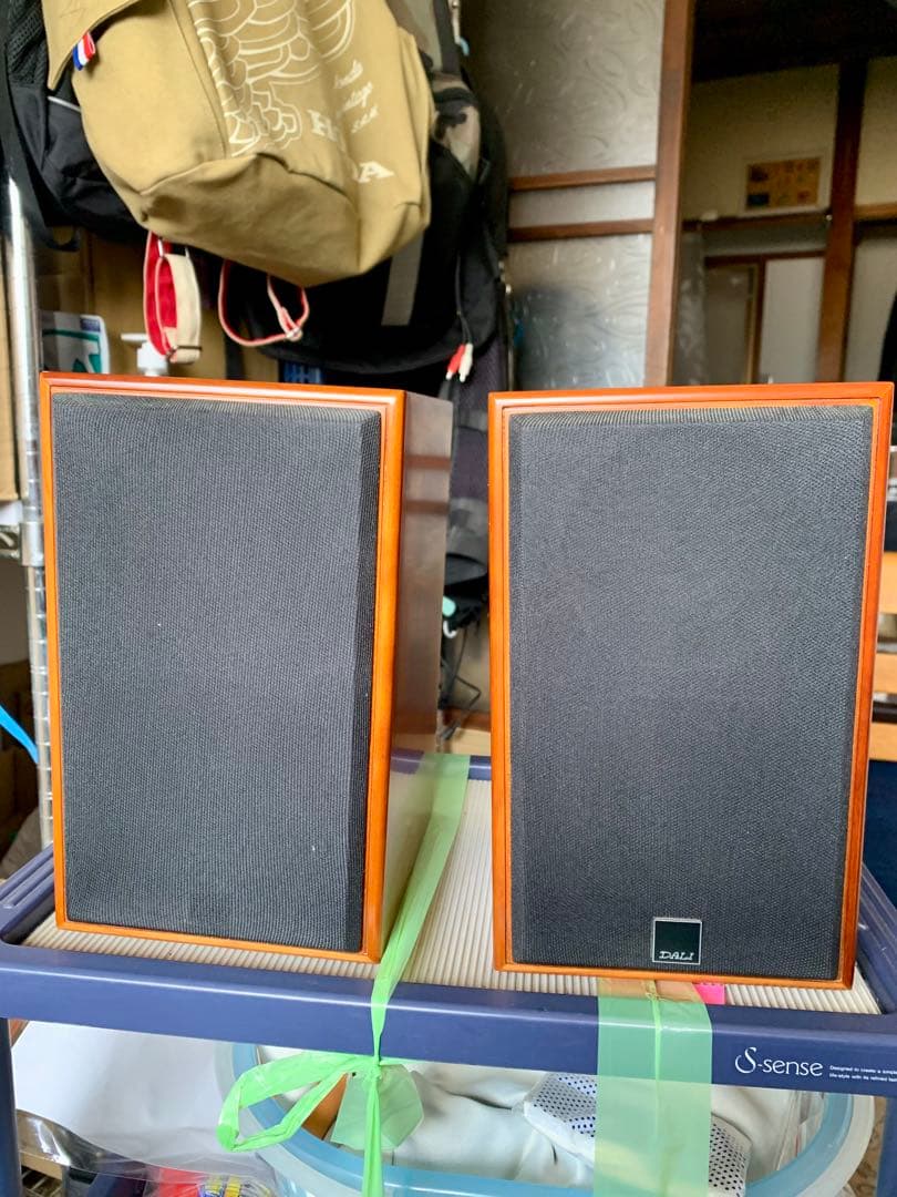 片方雑音発生　Dali  メヌエットII スピーカー ブックシェルフ型スピーカー《メヌエット・スペシャルエディション