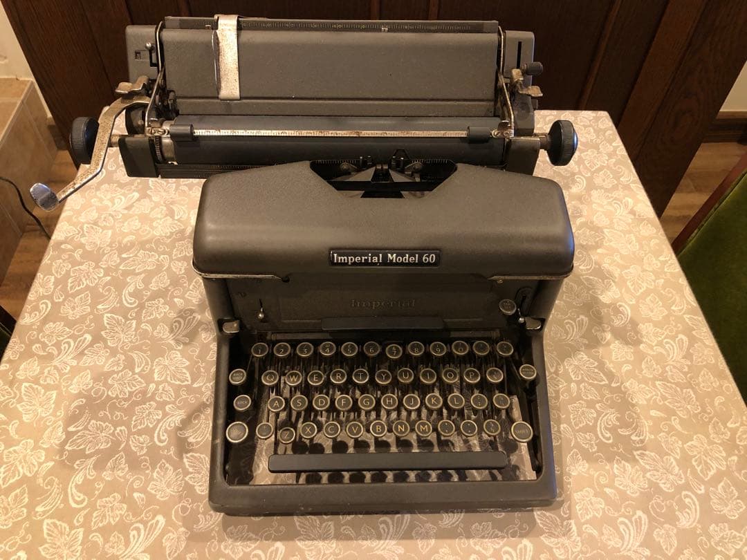 希少品❗️イギリス製　インペリアル　タイプライター　モデル60 アンティーク 希少品❗️イギリス製 インペリアル タイプライター モデル60