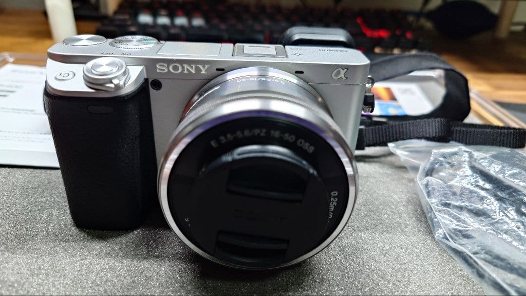 SONY α6400 ミラーレス一眼 シャッター回数658回 SONY α6400 ミラーレス一眼 シャッター回数658回 SONY α6400 ミラー