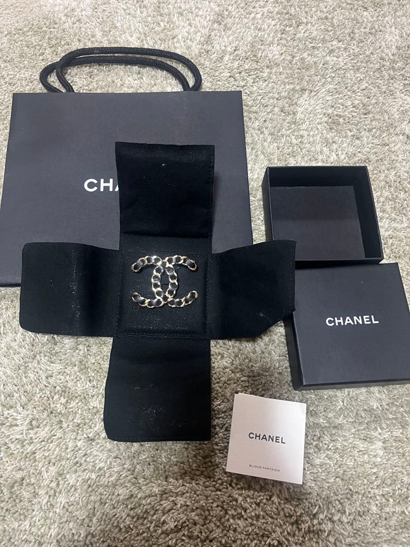 シャネル ココマーク チェーン ブローチ レザー ( CHANEL（シャネル） ブローチ ABH134 B23469 レディース ココマーク CC