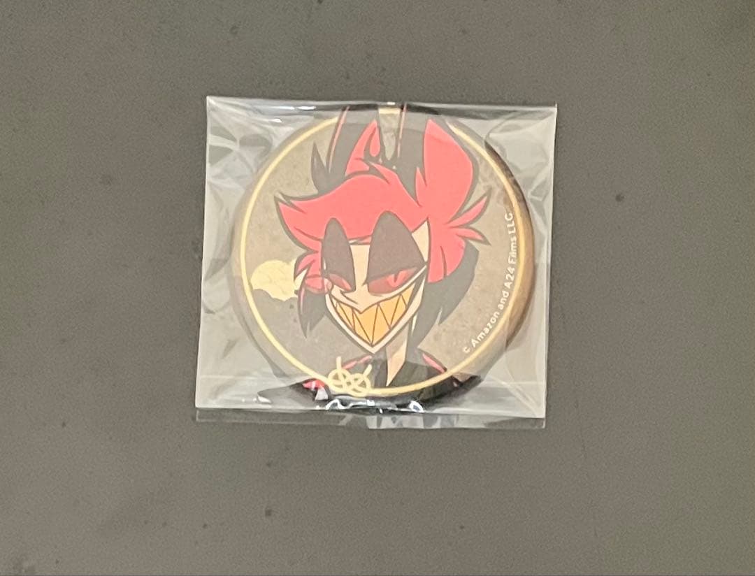 ハズビンホテル アラスター 和服 缶バッジ - メルカリ