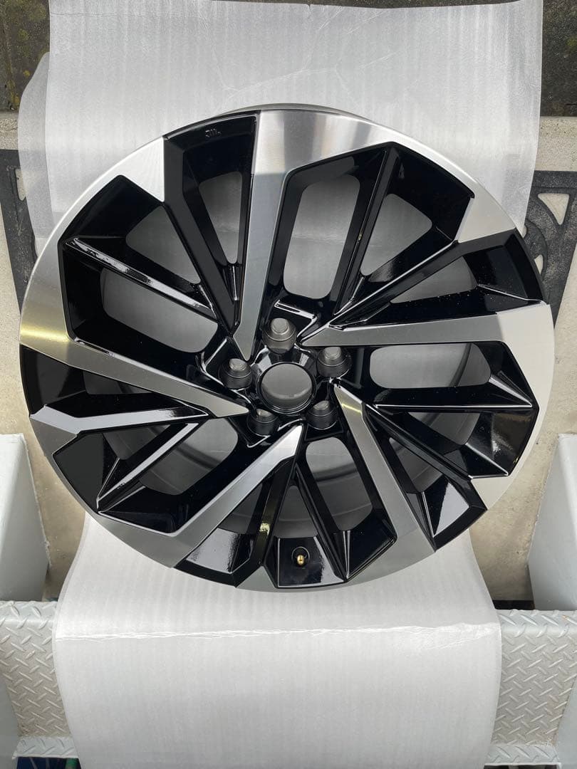 アウトランダー　純正ホイール　20インチ　1本　① 新型アウトランダー純正ホイール20インチ(1本目) - メルカリ