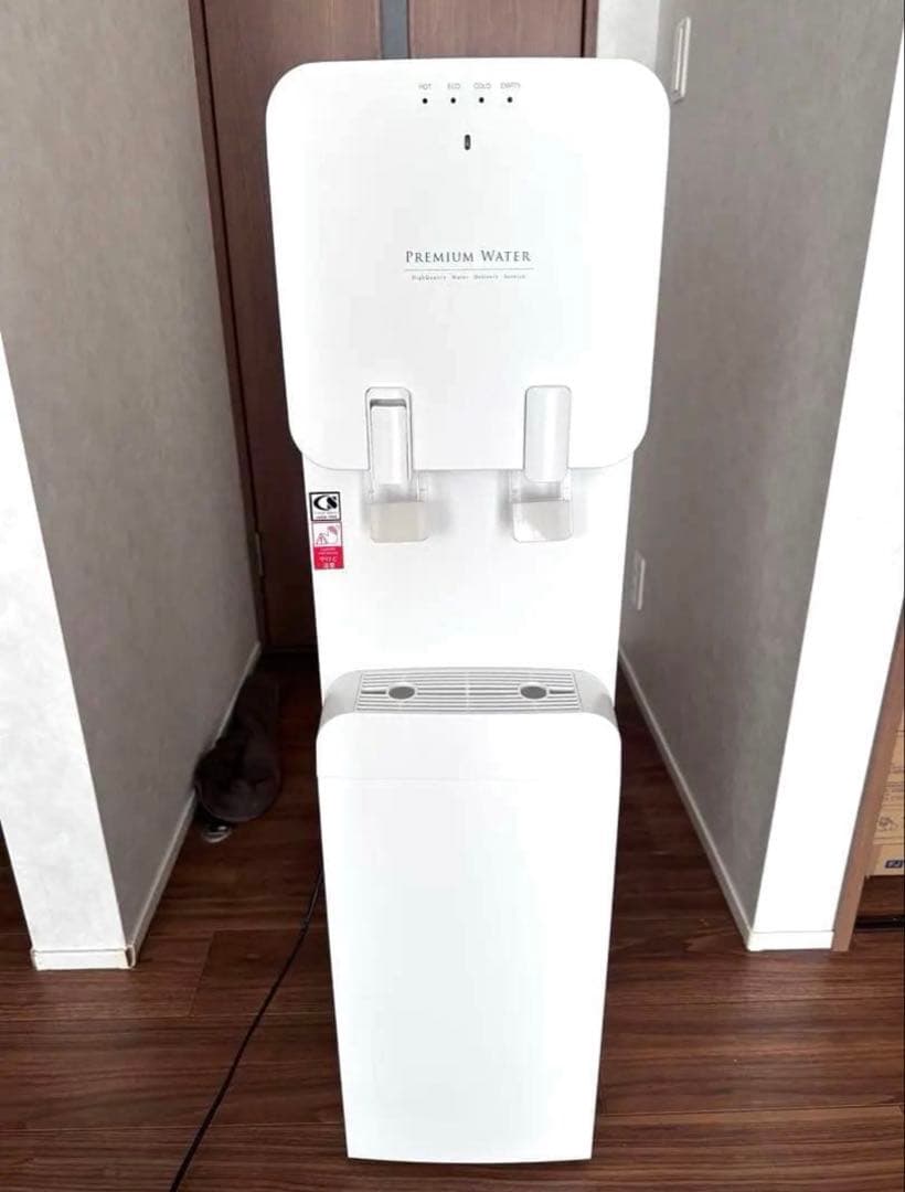 PREMIUM WATER famfit｜ウォーターサーバー 付属品付 famfit（ファムフィット）｜天然水ウォーターサーバーはプレミアム