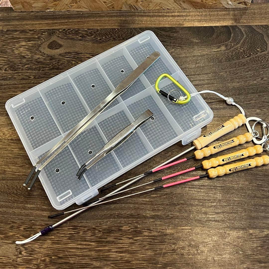 クワガタ採集道具 掻き出し棒、掴み棒、ピンセット2本、ケース - メルカリ