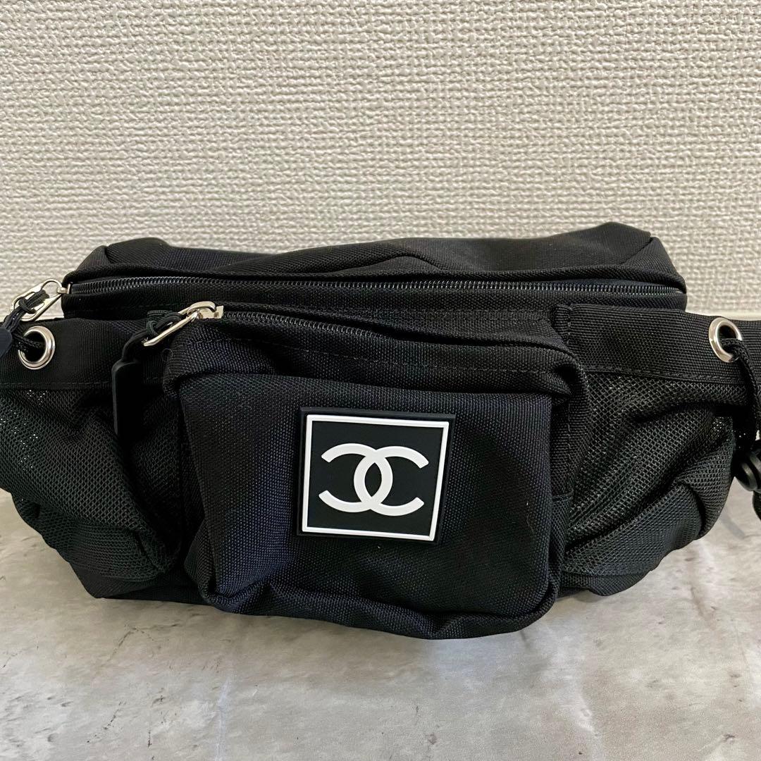シャネル ココマーク ナイロン クロスボディバッグ ノベルティ 美品✨シャネル ココマーク ナイロン クロスボディバッグ ノベルティ