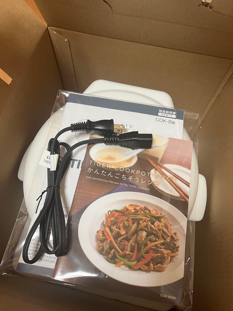 【美品】タイガーTIGER電気圧力鍋 4.0L マットホワイCOK-B400WM