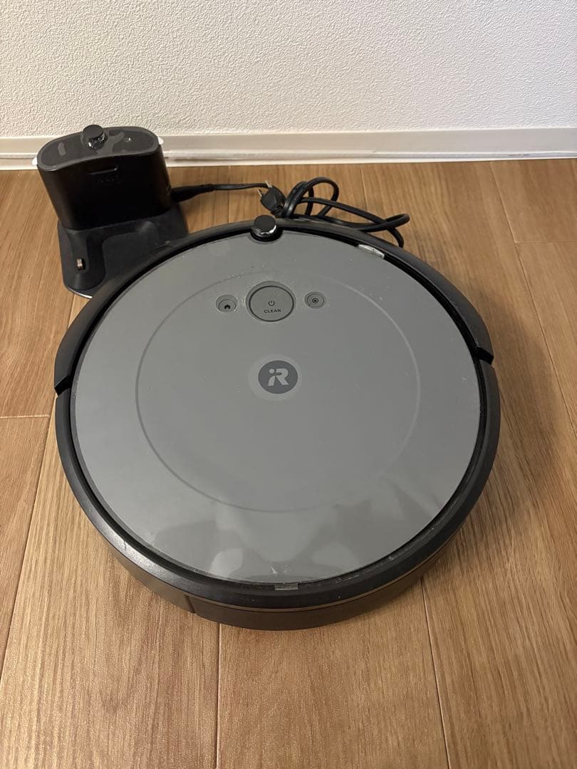 iRobot Roomba 本体 充電ドック付き - メルカリ