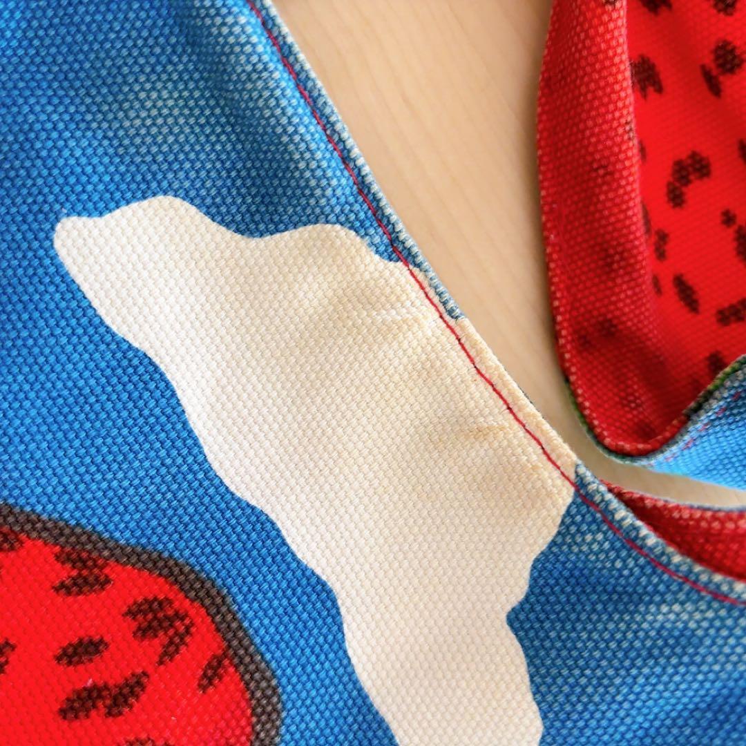 マリメッコ MANSIKKAVUORET イチゴの山 キャンバスショルダーbag