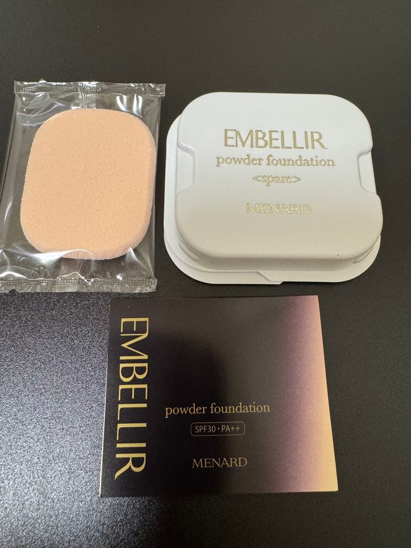MENARD EMBELLIR パウダーファンデーション 52Y