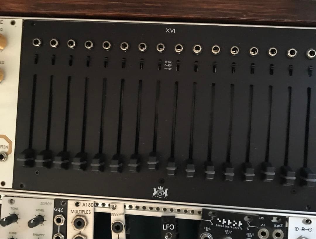 モジュラーシンセ backend=imagemagick;version=1;