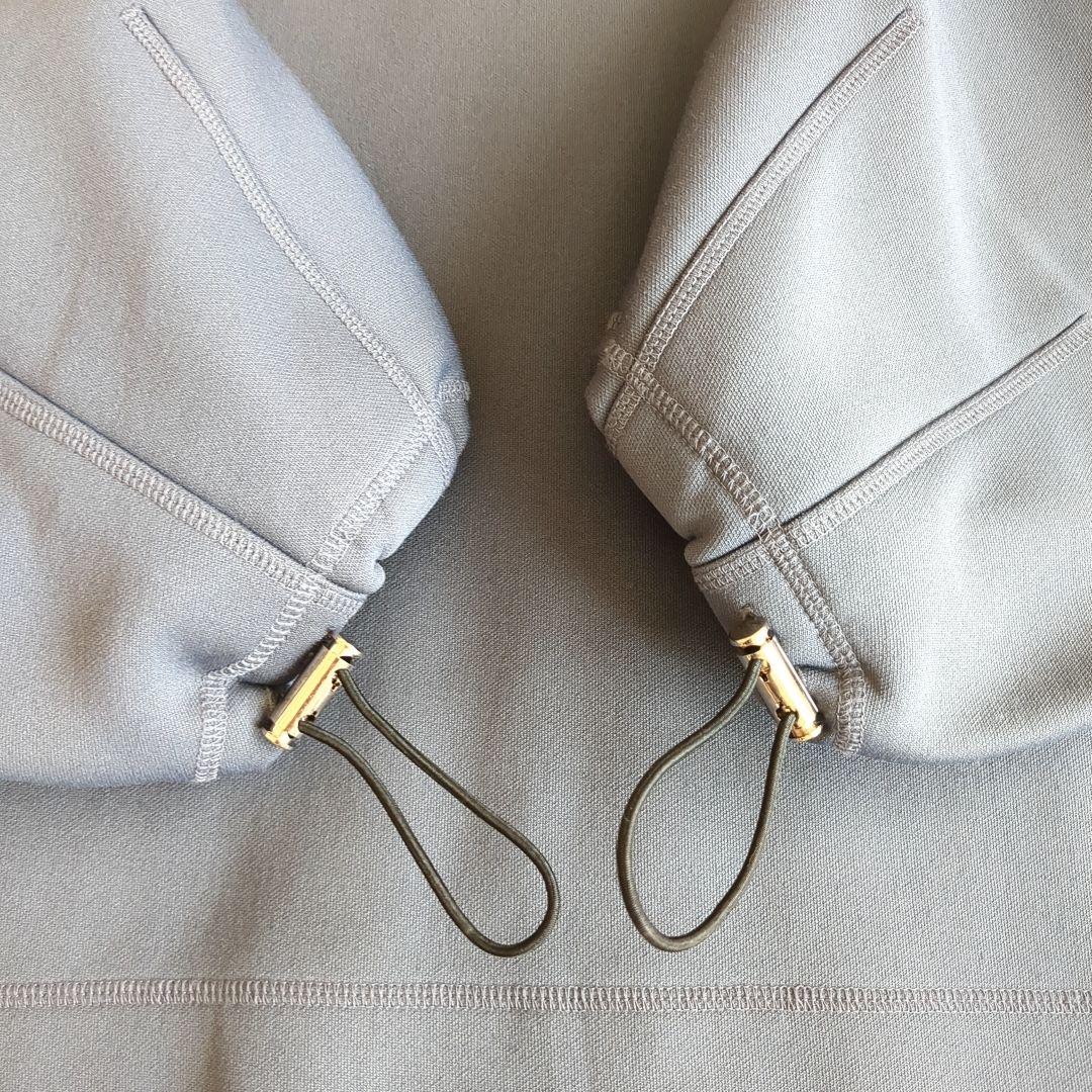 近年✨️Ujoh ウジョー バックジップ プルオーバー バルーンスリーブ