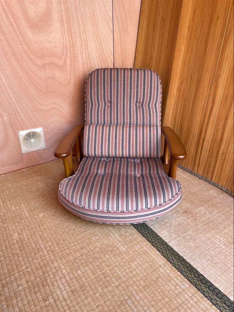 美品　中居木工　ストライプデザイン　木製座椅子 Amazon｜中居木工 肘付回転座椅子 NK-2200 赤縞 ロータイプ｜座椅子