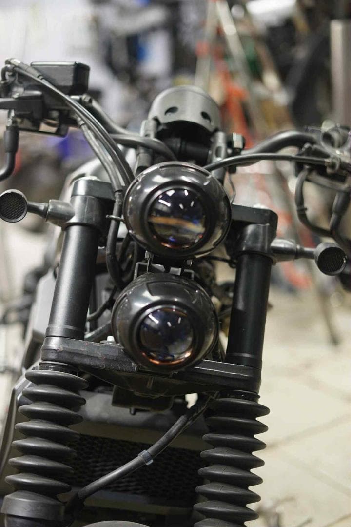 レブル250 500 ヘッドライト 縦目 LED2灯化 Javi Motor - メルカリ