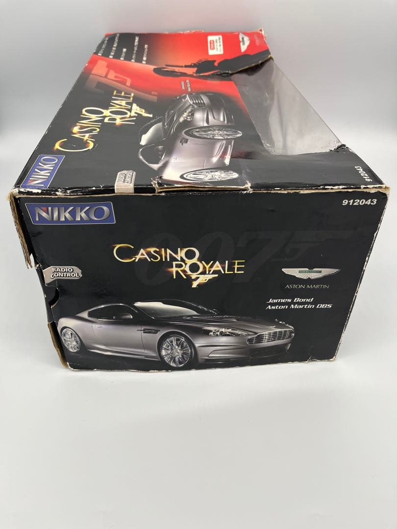007 カジノロワイヤル アストンマーチンDBS 1/12 ラジコン 限定カラー