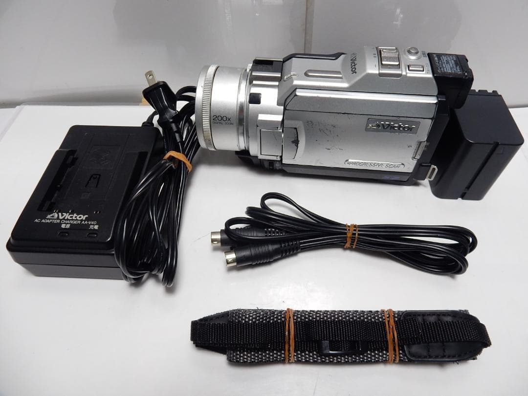 希少 動作品 Victor ビクター デジタルビデオカメラ GR-DV2000②
