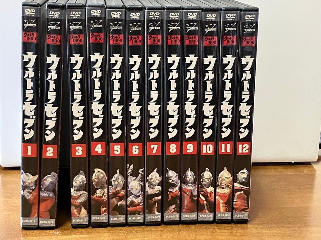 ウルトラセブン DVD 全12巻セット(初回封入特典 カード付) - メルカリ