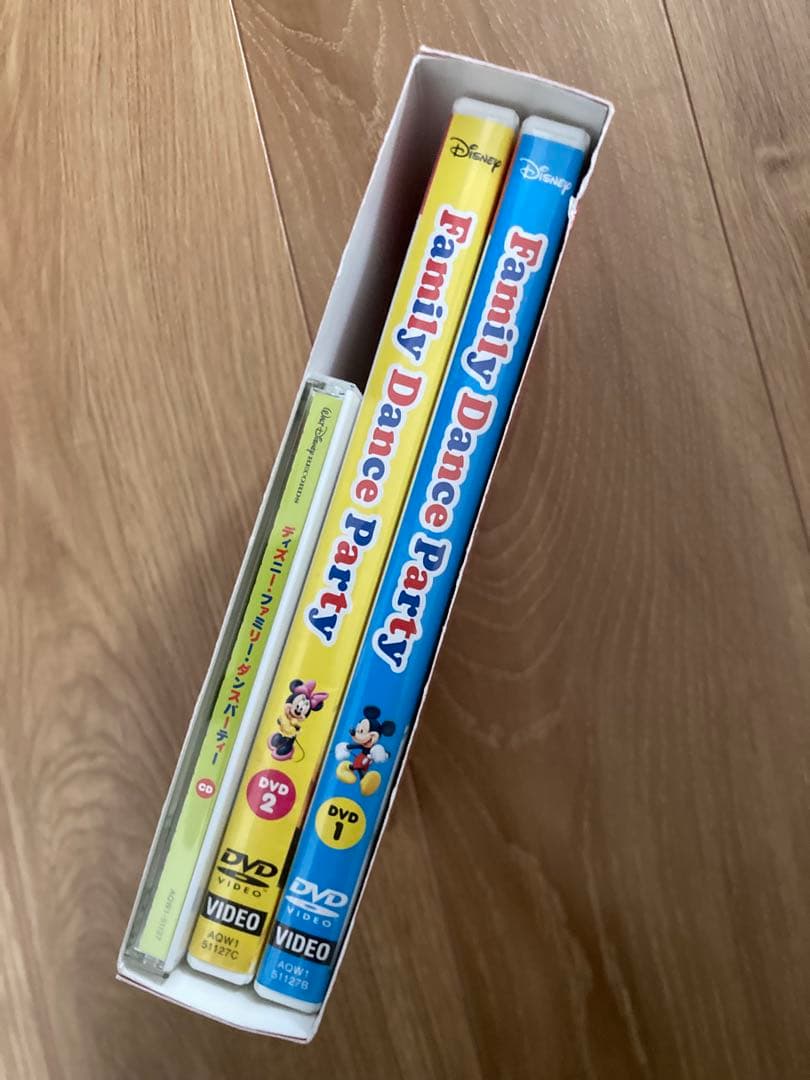 DWE】Family Dance Party Disney DVD +CD - メルカリ
