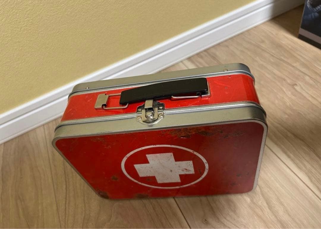 おまけ付きDeadbydaylight 海外製 救急キット デッドバイデイライト