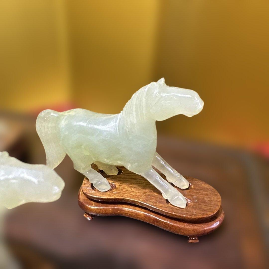 玉石，置物，彫刻，インテリア，翡翠製馬の彫刻8体セット - メルカリ