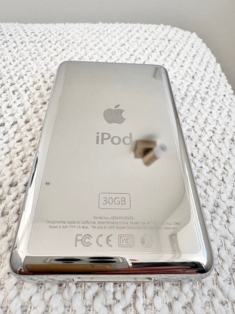 極美品 iPod Classic 5世代 MJ003 30GB新品バッテリー - メルカリ