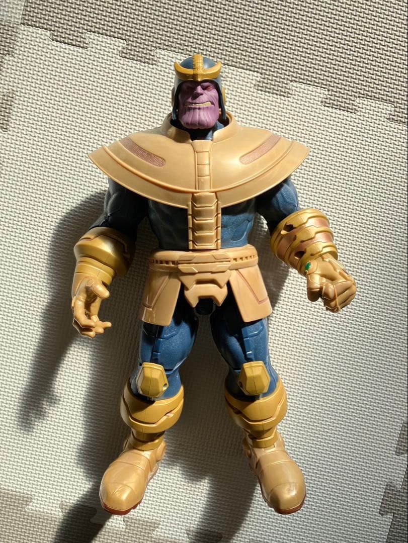 ビッグサイズ　サノス　アクションフィギュア　中古 マーベルレジェンド コミック版サノス ビルドフィギュア BAF