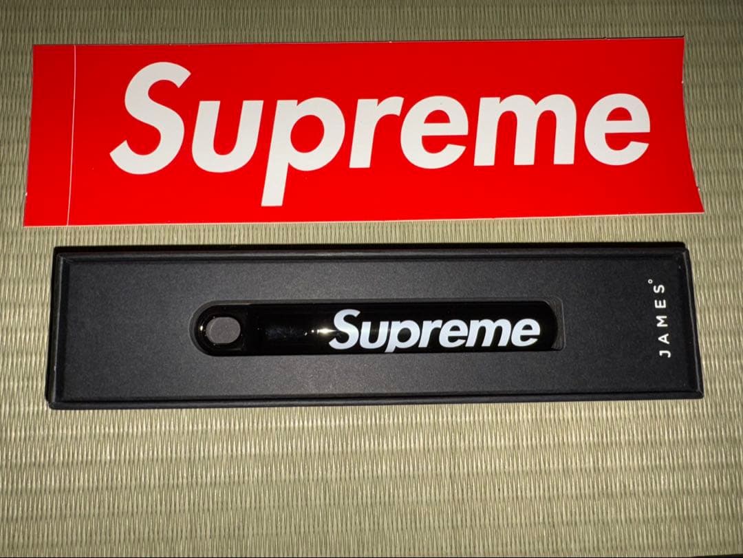 つ*く様 Supreme / James Brand Cache \"Black\"