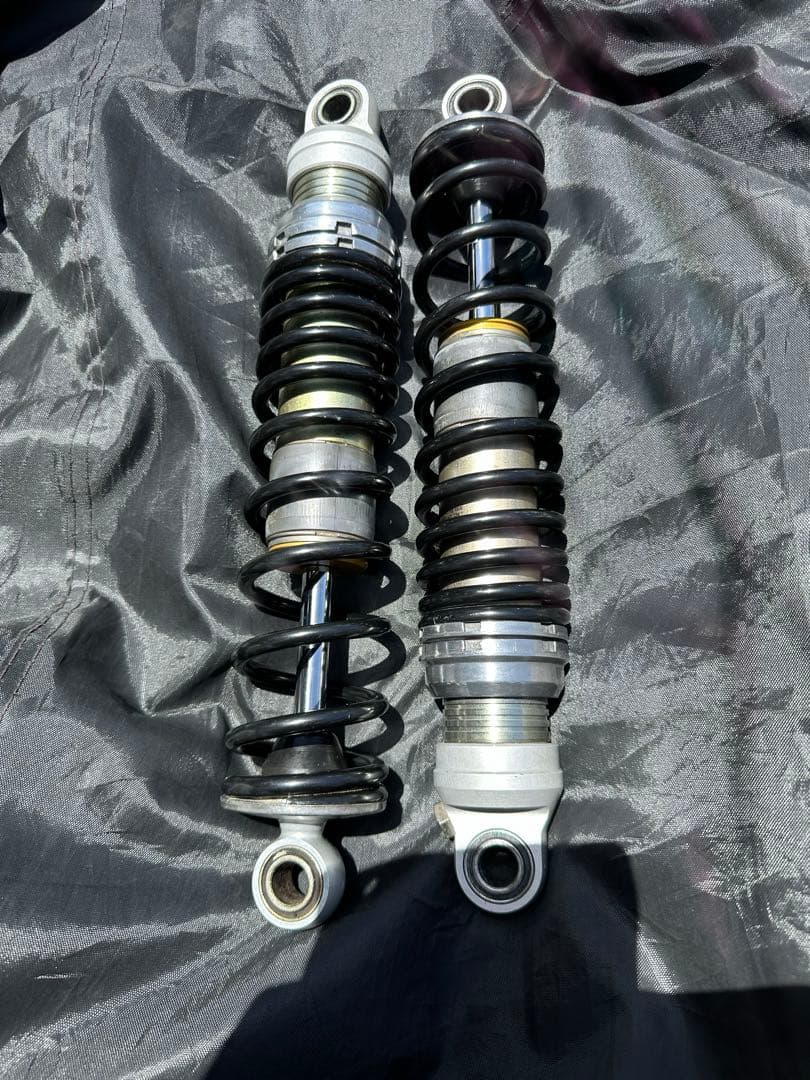 オーリンズ　ショックアブソーバー ブラックスプリング OHLINS（オーリンズ） リアサスペンション ブラックラインシリーズ Z1R