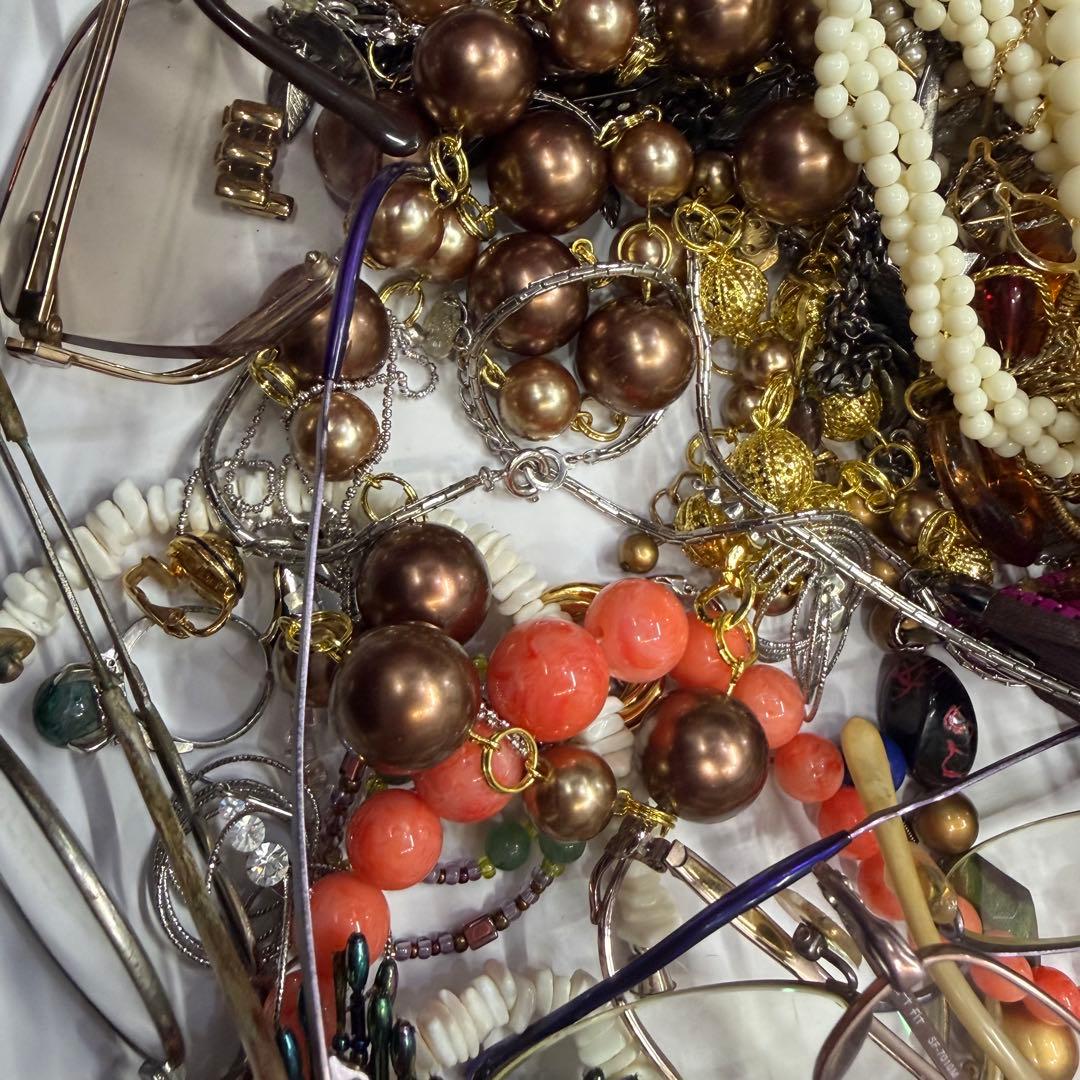 1.3キロ❗️ アクセサリー まとめ売り ジャンク イミテーション