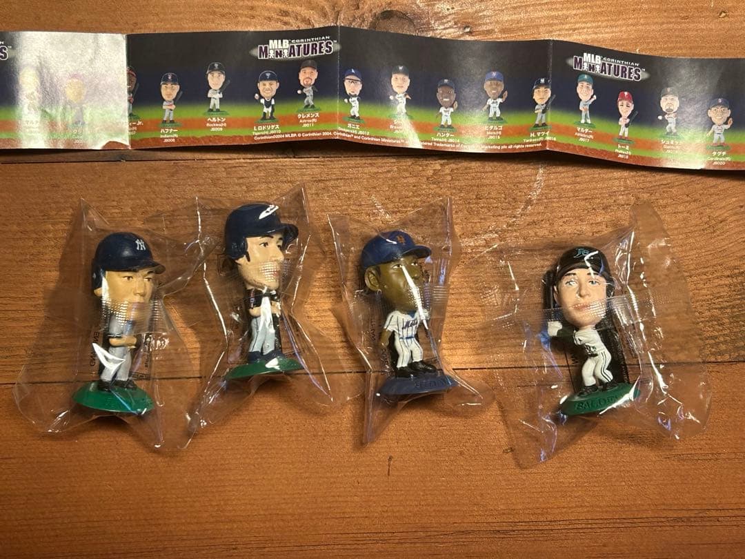 コリンシアン　MLBミニチュアーズ2コンプセット　緑23体　青1体 2026年最新】コリンシアン mlbの人気アイテム - メルカリ