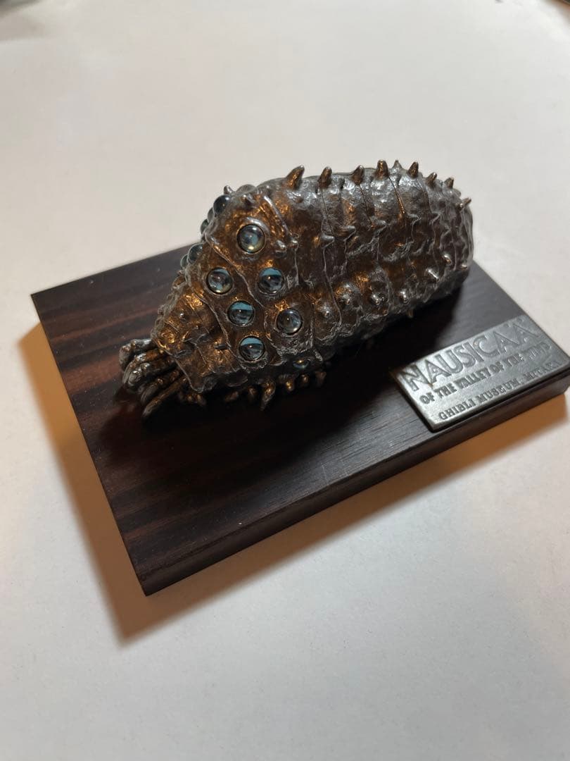 三鷹の森ジブリ美術館　王蟲　青眼 ジブリ美術館 ナウシカ 王蟲フィギュア 青眼 赤眼 2点 オリジナル 三鷹