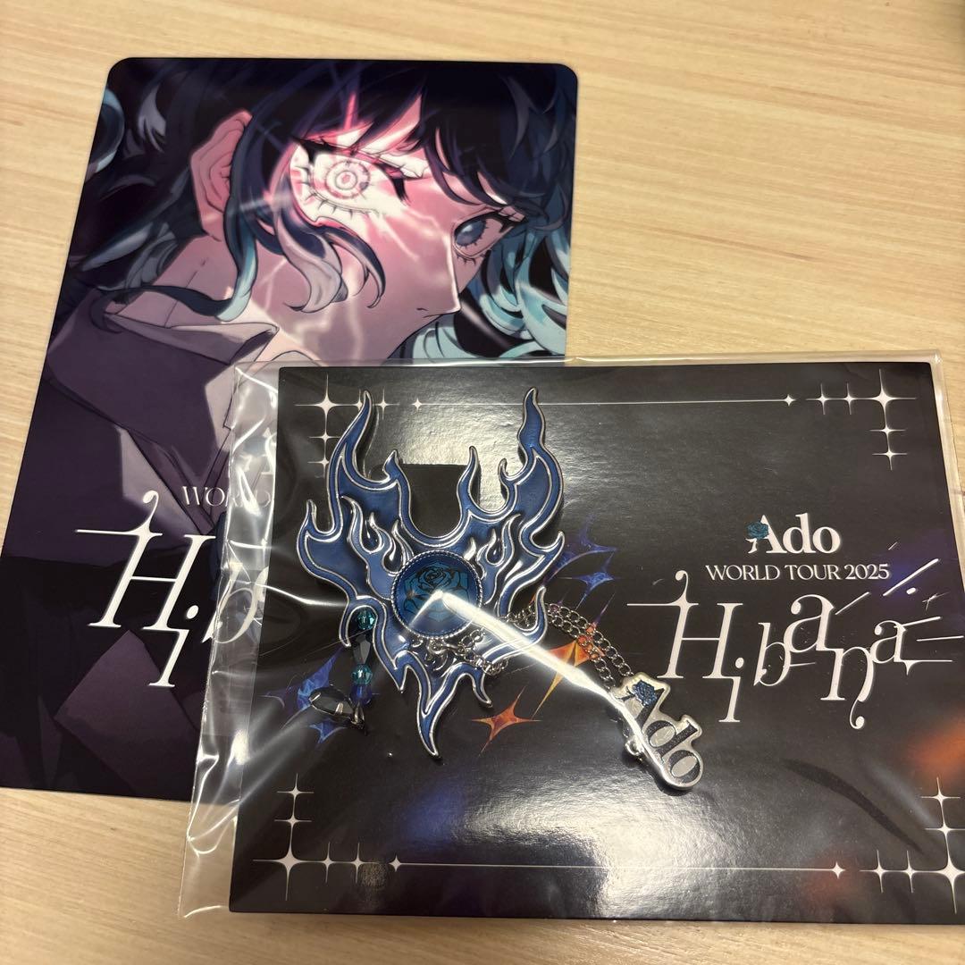 Ado WORLD TOUR 2025 VIP特典ブローチ＆オリジナルカード - メルカリ