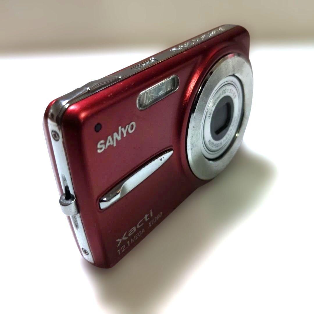 SANYO Xacti X1200 赤 12.1メガピクセル動作確認品 動作品 - メルカリ