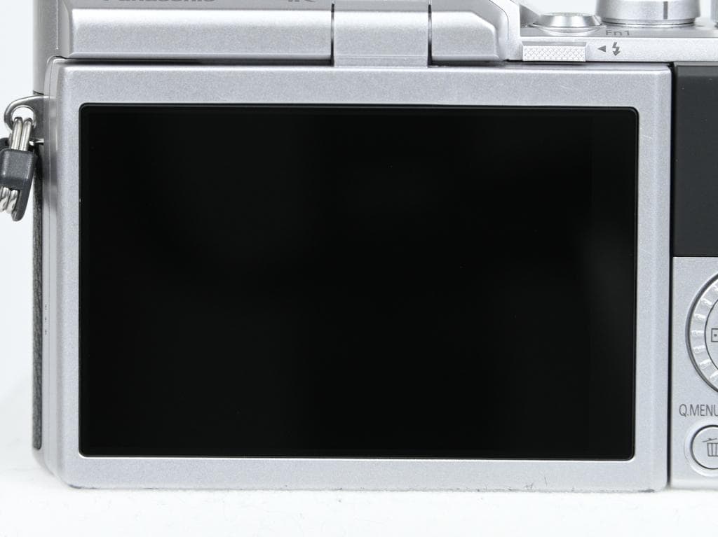 【美品】 パナソニック LUMIX DC-GF9 ボディ《ショット数1144》