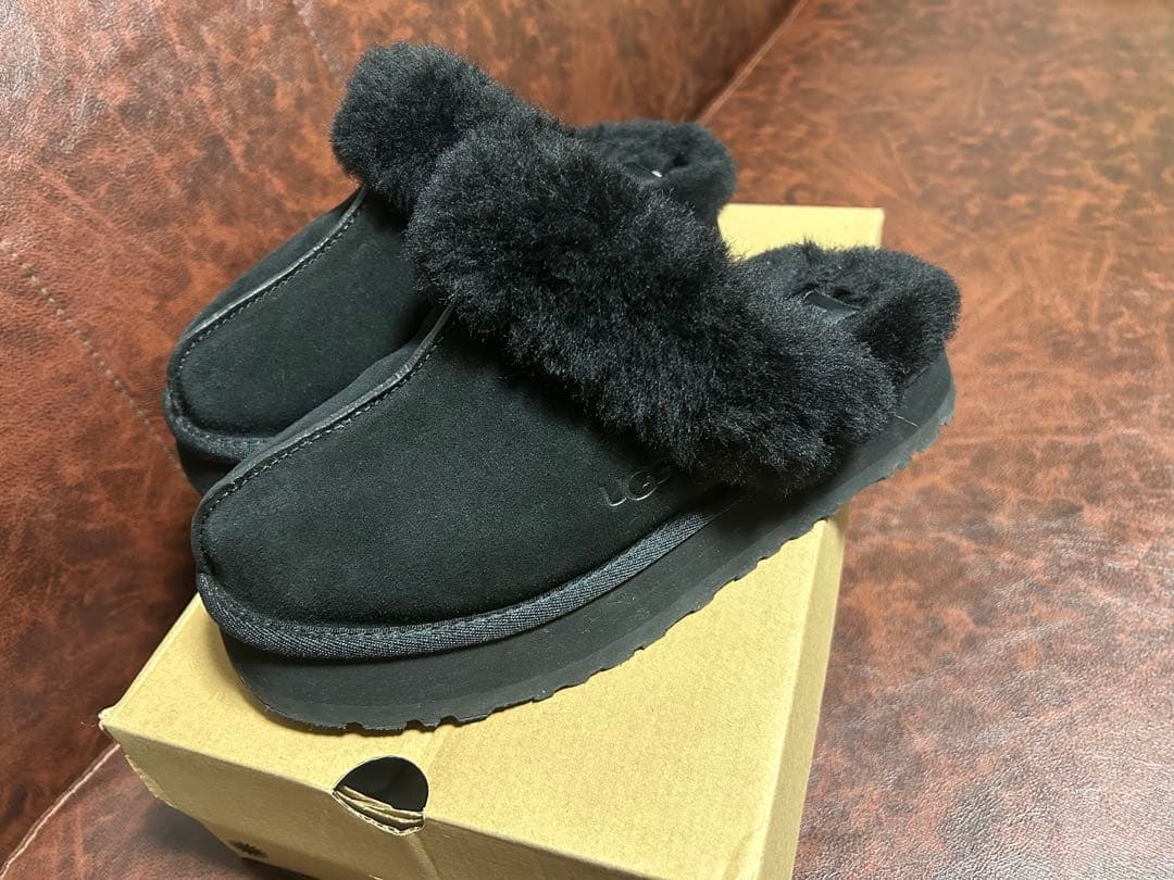 USED 美品 UGG ディスケット ムートン 厚底サンダル 25 ブラック UGG Australia（アグオーストラリア） UGG(アグ)レディース