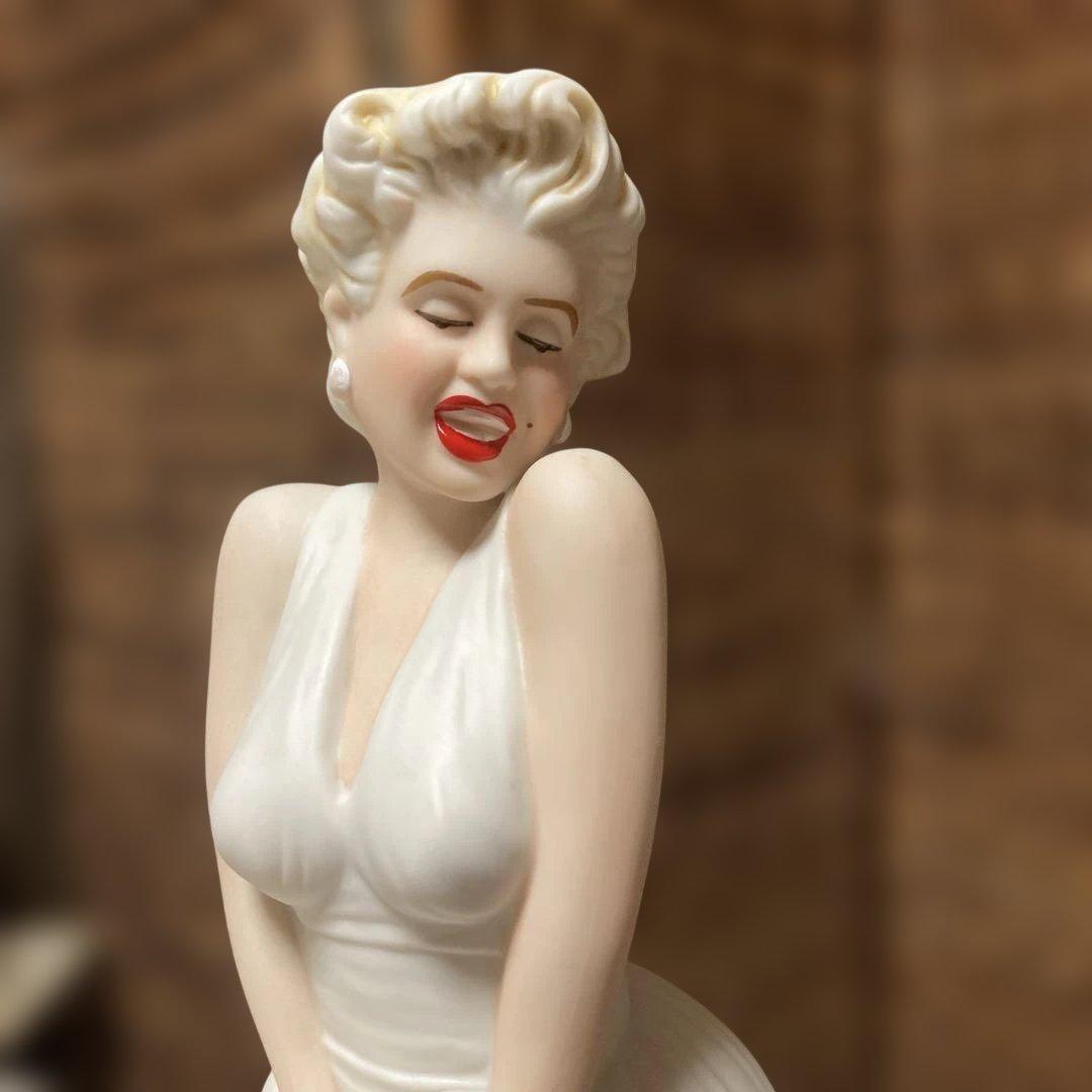 マリリン・モンロー 陶器フィギュア - メルカリ