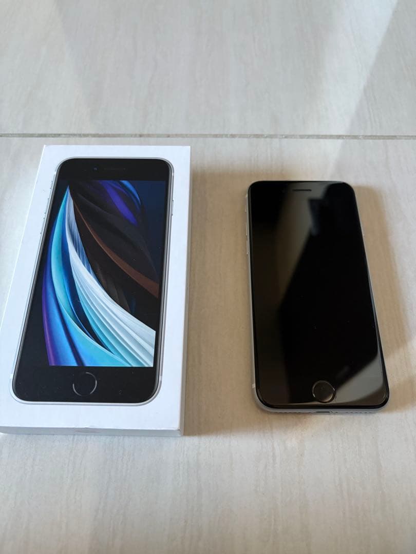 Apple iPhone SE (第2世代) ホワイト 箱付き iPhone se 第2世代 ホワイト 箱あり 初期化済みApple - メルカリ