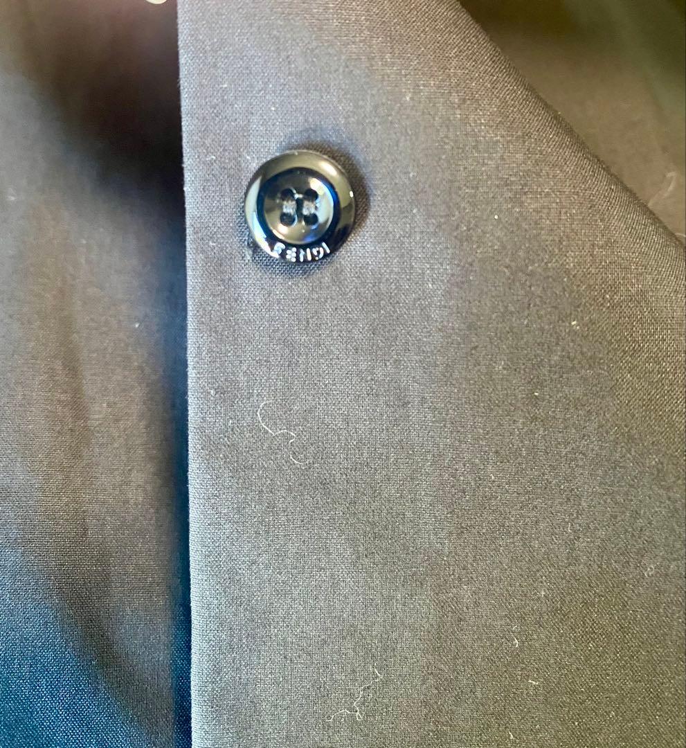 値下げ価格美品FENDIタイ付き長袖シャツ ブラックハンガー付き