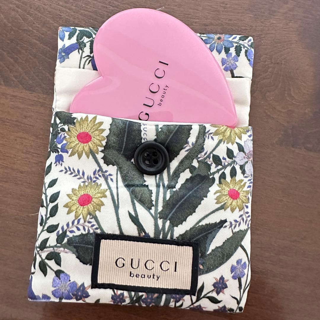 GUCCI ハート型ミラー 布製ケース付き - メルカリ