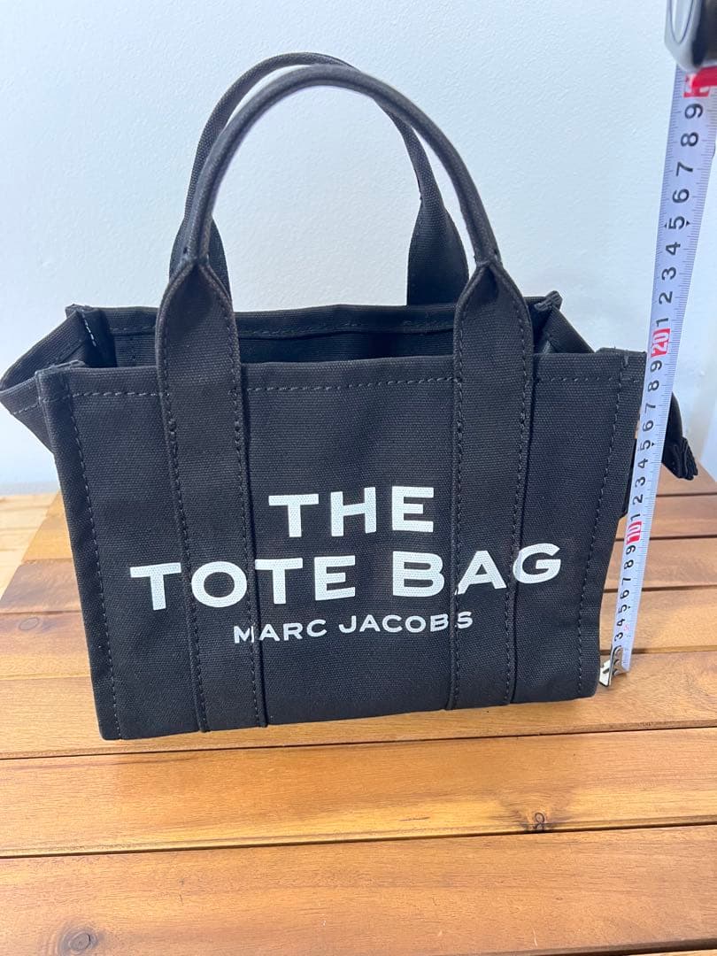 最終値下げ】MARC JACOBS THE TOTE BAG ブラック - メルカリ