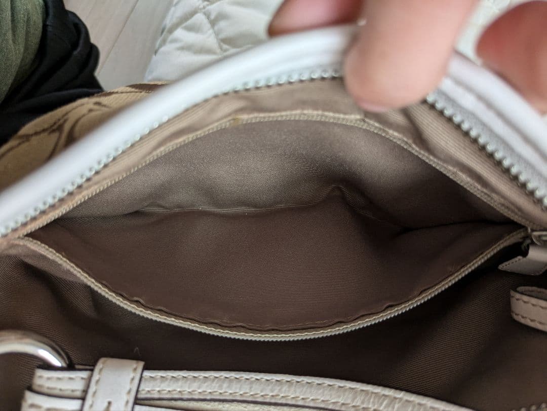 コーチcoach茶色シグネチャー模様キャンバス 半円形スモールホーボー