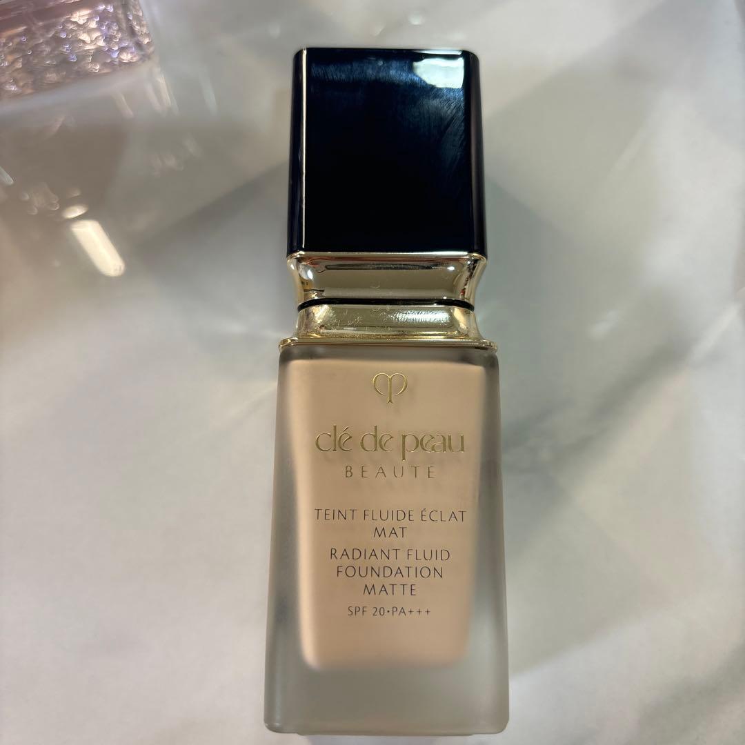 クレドポー　リキッドファンデーション クレ・ド・ポー リキッドファンデ オークル10 タンフリュイドエクラ