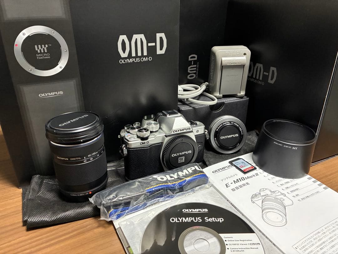 OLYMPUS OM-D EM10 mark2 +カメラの知識本 オリンパス OM-D E-M10 MarkII WORLD―手ぶれに強いミラーレス