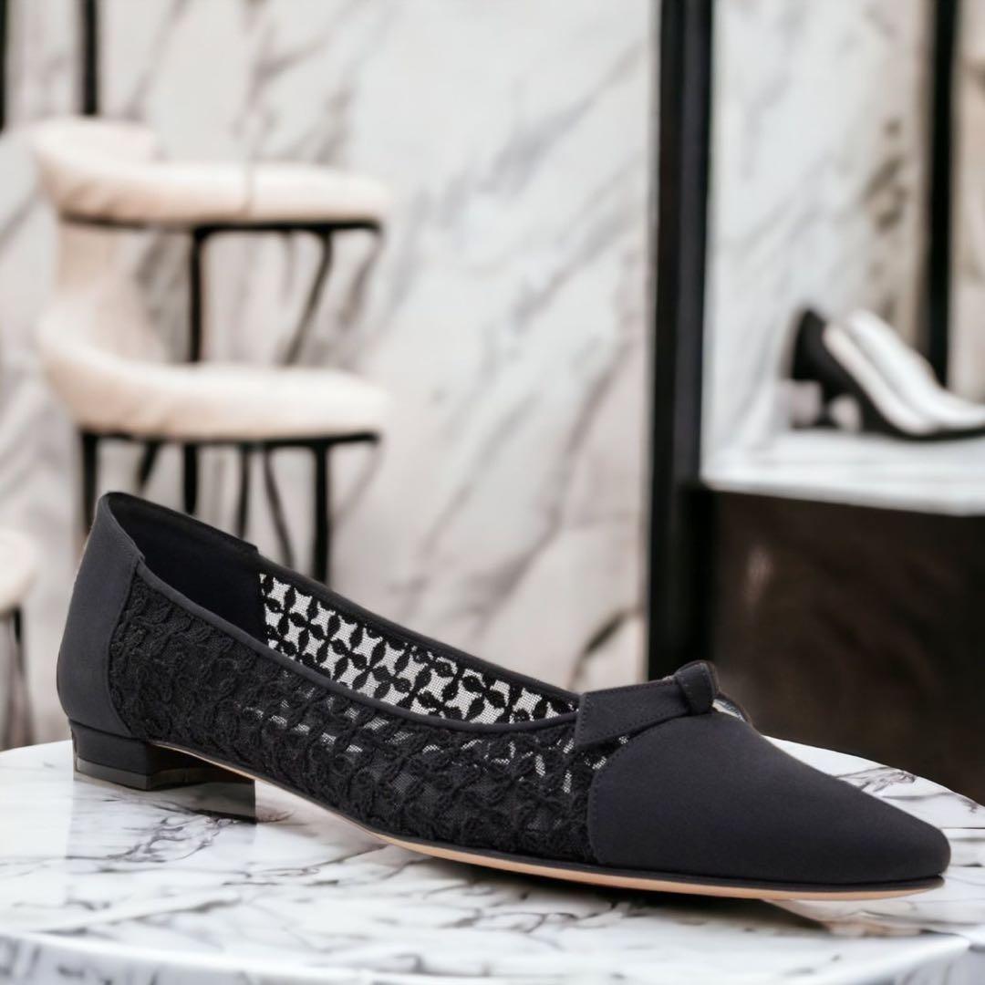 Manolo Blahnik TIAKALA レースフラットパンプス　ブラック マノロブラニク MANOLO BLAHNIK パンプス ハンギシ フラットシューズ