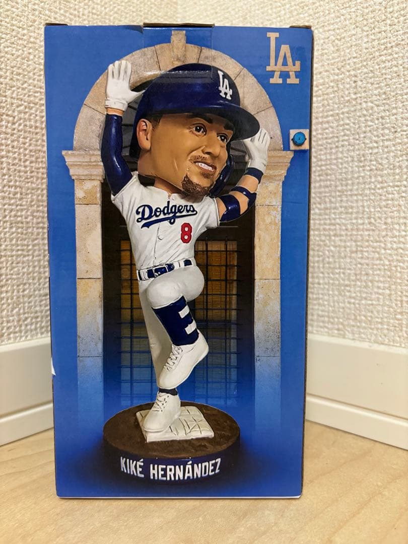 ロサンゼルス・ドジャース キケ・ヘルナンデス フィギュア 背番号8