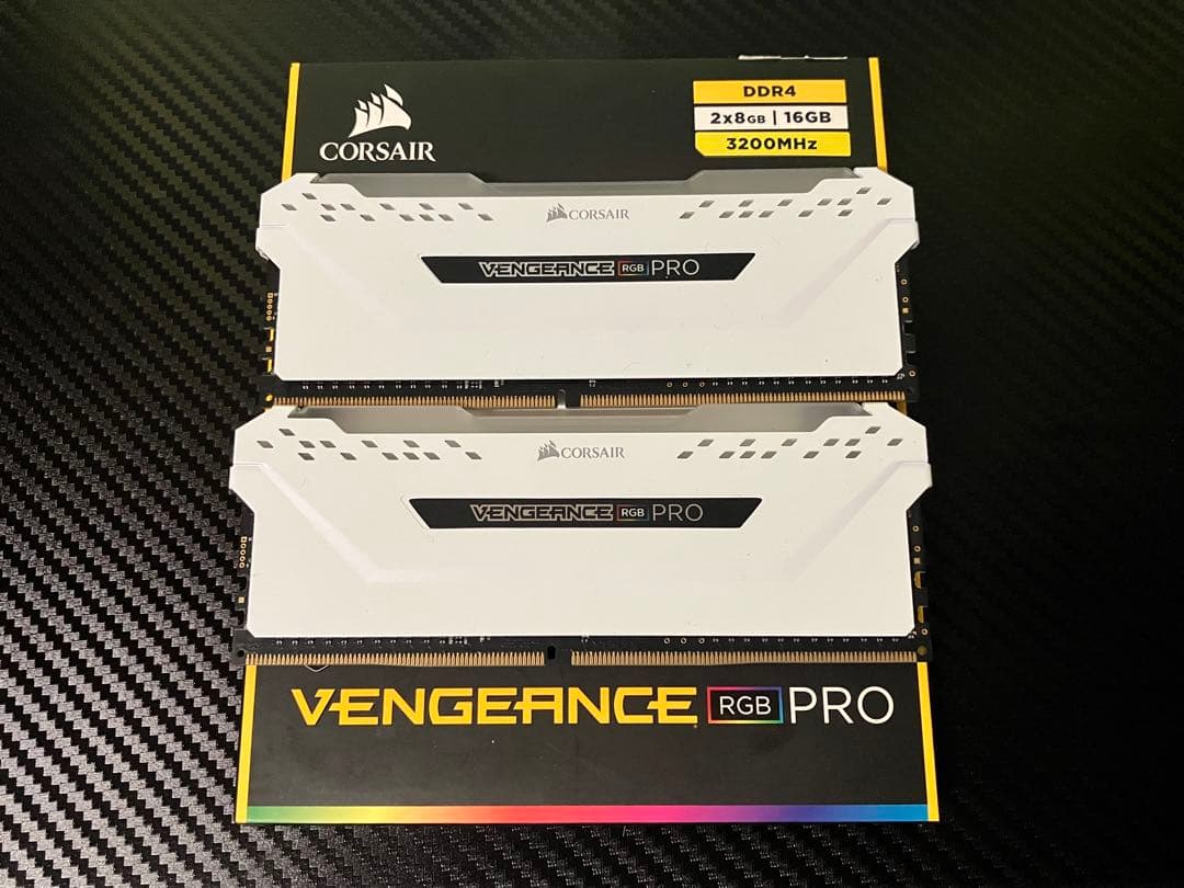 CORSAIR VENGEANCE RGB PRO DDR4 16GB ホワイト Corsair Vengeance RGB Pro 16GB (2x8GB) DDR4 3600 (PC4-28800) C18